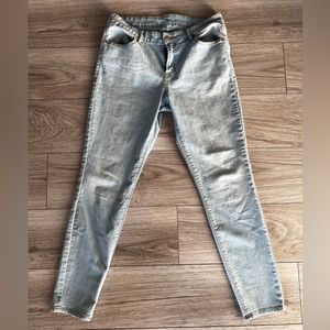 Old Navy Jeans - Light Wash - Super Skinny - Woman's size 10